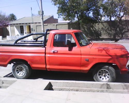 Vendo camioneta ford modelo 81 gasolera en Mendoza - Autos | 204345