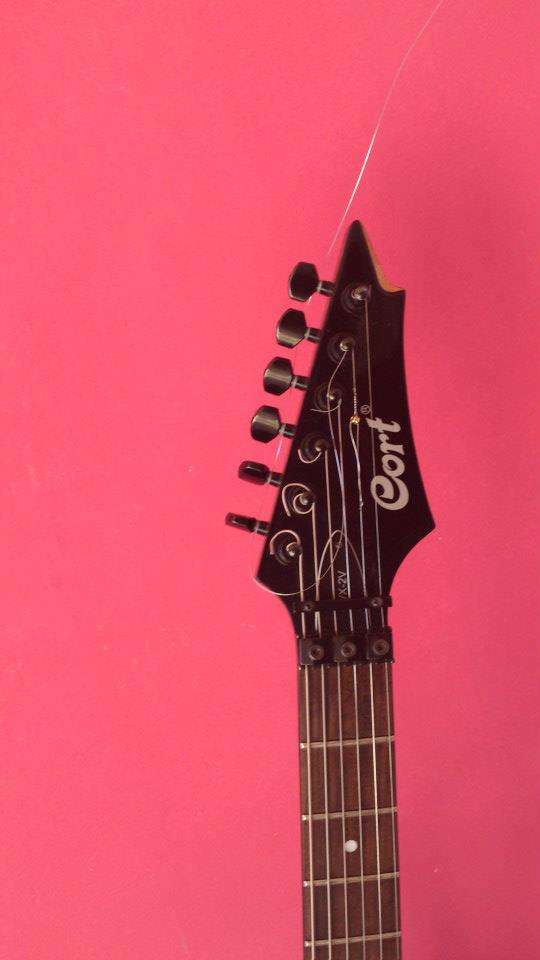 Guitarra cort vx2v cola de tiburón en venta!!! en Neuquén