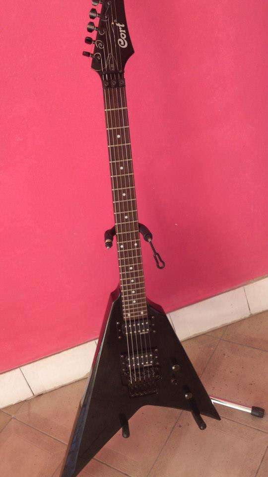 Guitarra cort vx2v cola de tiburón en venta!!! en Neuquén