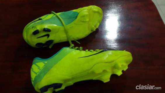 Se ofrece botines nike mercurial talle 41 us 9. muy poco uso!! a precio  bajo en Capital Federal - Artículos deportivos | 248429